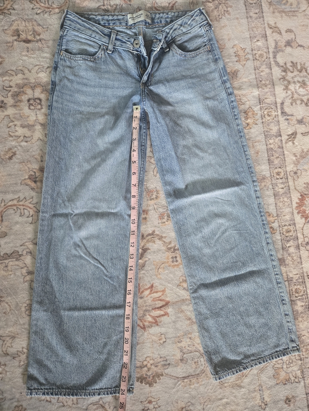 abercrombie kids Low Rise Baggy Jean Bows On Back Pocket Size 11/12 - Picture 4 of 4